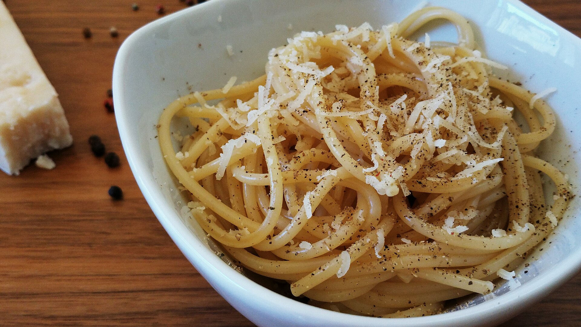 La vraie recette de la cacio e pepe — sans crème, sans beurre, sans excuse